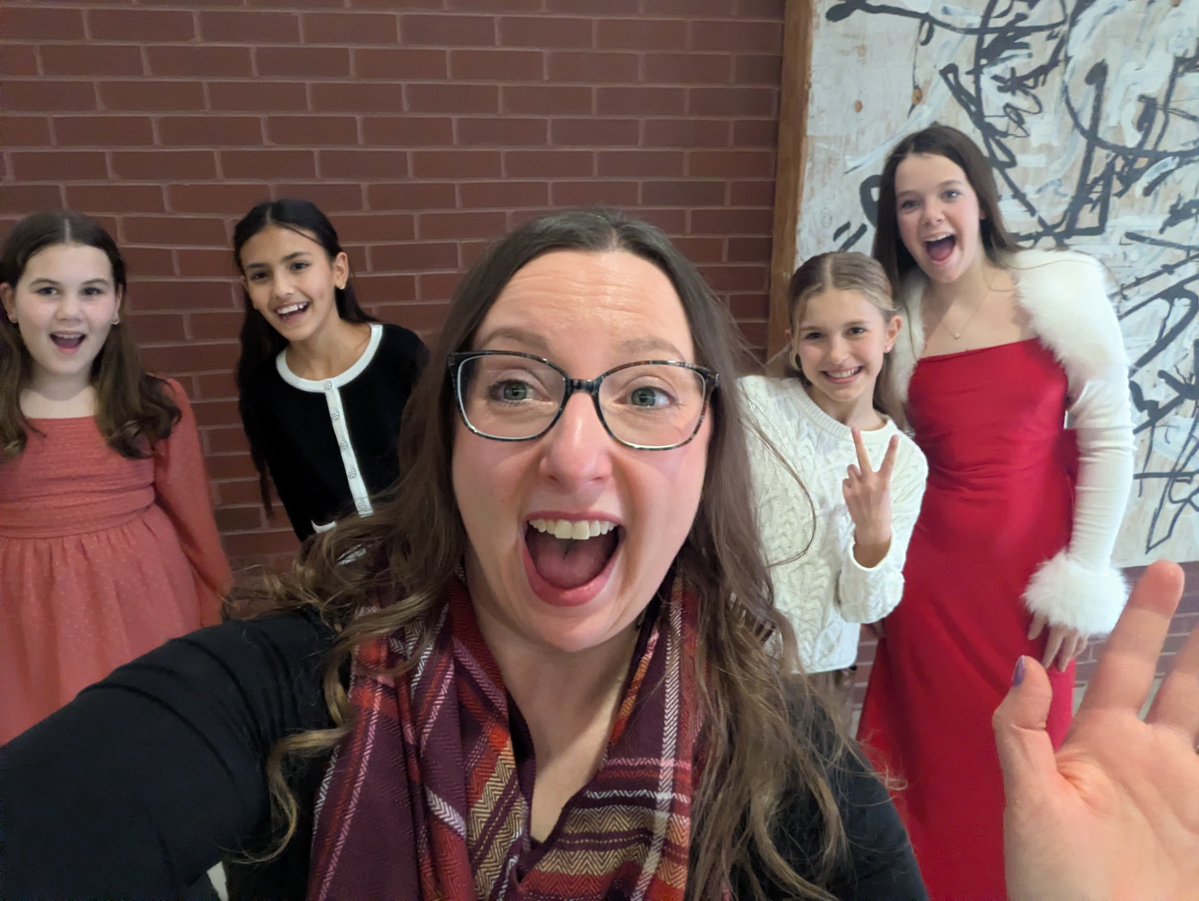 CateBryan's tweet image. One of the blessings of teaching that many don't see is the camaraderie that grows among students. Watching these little ladies cheer each other on at auditions, both as friends and competitors, was truly heart-warming.

#piano #pianostudent #pianolessons #auditions #friendship