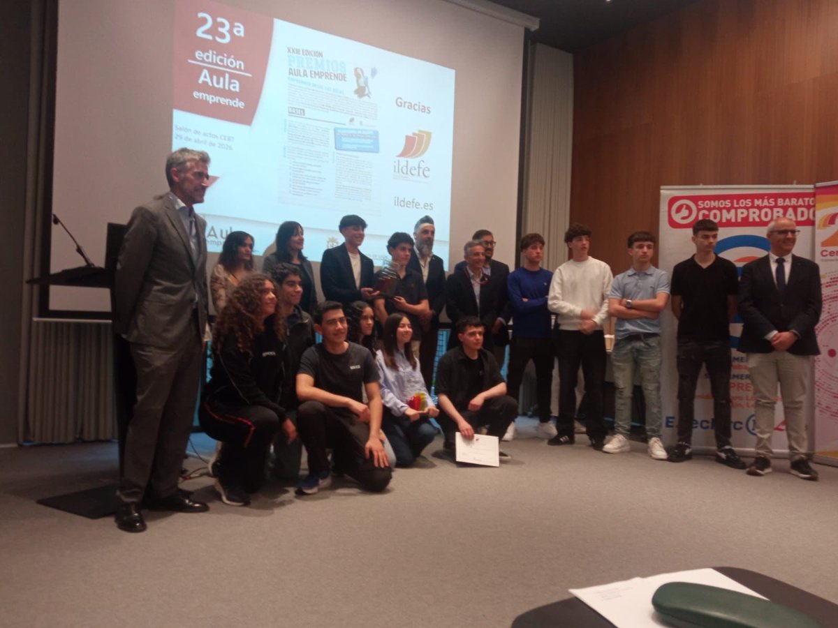 IES_LegioVII's tweet photo. Hoy nuestros alumnos Miguel Vega, Joaquín Prieto y Luis Bajo de 3º de la ESO de "Iniciación a la actividad emprendedora y empresarial" han recibido un accésit por su trabajo "Sheep" en la 23ª edición de los premios Aula Emprende organizados por el @_ildefe ¡Enhorabuena! 🙌 https://t.co/YcfxExAFIf