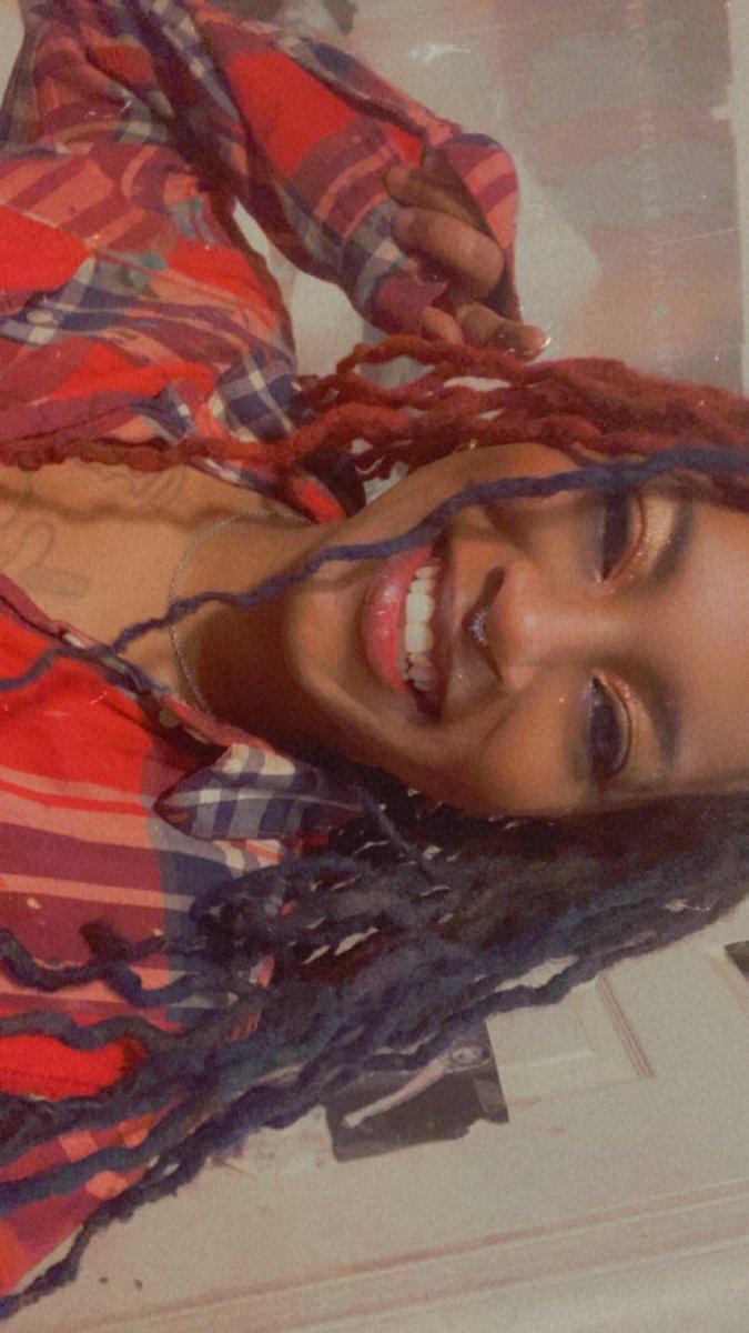 92sturdy's tweet image. Gohh I’m looking Good today 😌👑 Here lemme show YOU 💁🏽‍♀️🌟🦚 #artist #lookoftheday #prettygirl #makeupinspo #colorqueen