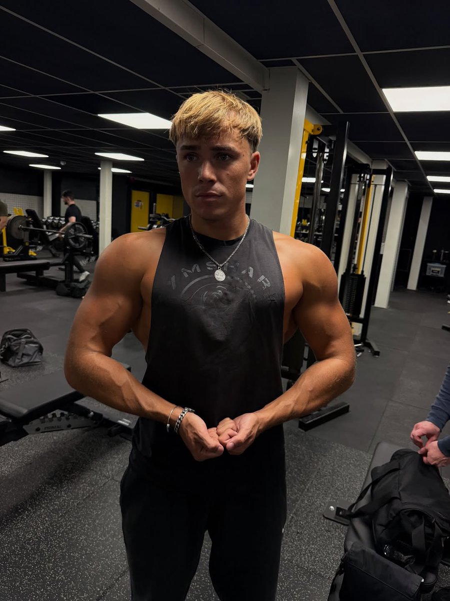 Master Chad World tweet media