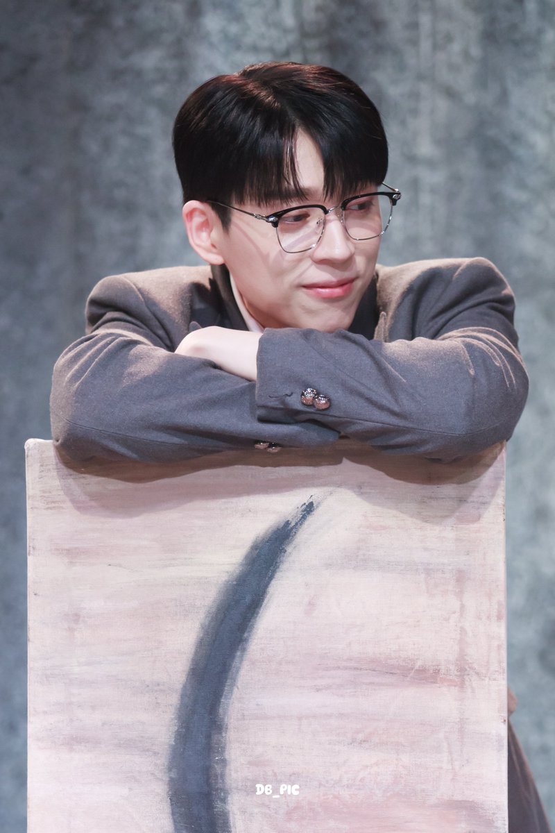 디비 tweet media