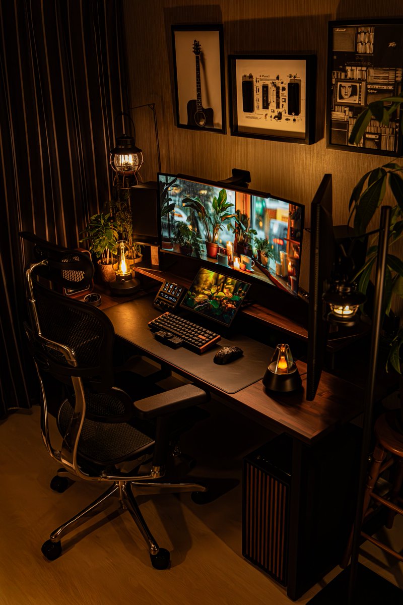 XxCode_BlackxX's tweet image. My cozy setup🪔✨
#desksetup
