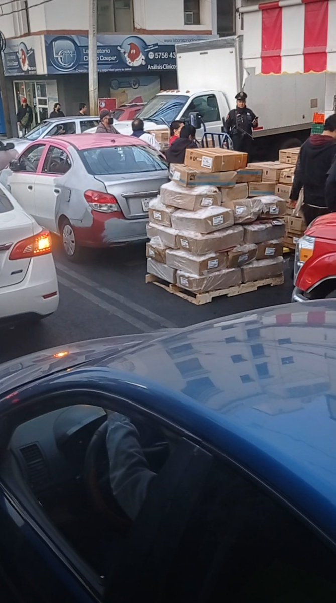 Cómo todos los días lleno de #Tránsito anillo periférico canal de san Juan en la agrícola Pantitlán <a href="/IztacalcoAl/">Alcaldía Iztacalco</a> <a href="/UCS_GCDMX/">Unidad de Contacto del Secretario SSC CDMX</a> <a href="/C5_CDMX/">C5 CDMX</a> al cruce con calzada Ignacio Zaragoza como referencia aún costado de puestos de carne <a href="/jmorenocdmx/">Francisco Moreno Montaño</a> <a href="/PabloVazC/">Pablo Vázquez Camacho</a> <a href="/jeferadar/">Jefe Radar</a>  <a href="/ClaraBrugadaM/">Clara Brugada Molina</a> <a href="/C5_CDMX/">C5 CDMX</a>