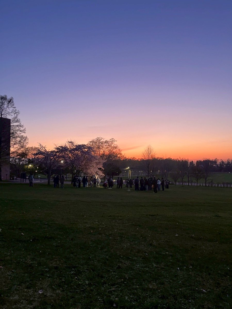 ra_dai_'s tweet photo. #夜桜
 #ら大
 #酪農学園大学
 #サンディー
 #北海道 https://t.co/L6peVdERCQ
