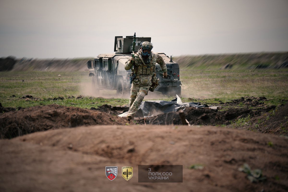 3sofua's tweet image. Training of a raid on trenches using HMMWV.
Operators of the 3rd Regiment SOF Ukraine practice actions in an assault in difficult conditions
The result is decided by seconds.

Join the Brave!
+380933356598 (WhatsApp, Signal)

#SOF #SpecialOperations #Training #HMMWV