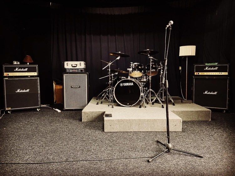 IronManRecords's tweet image. Framework Recording Studios, Birmingham - Simon Reeves runs a purpose built recording studio based in Hockley, Birmingham, just outside the clean air zone. Simon specialises in recording, mixing and mastering ironmanrecords.net/services/frame… #music #musicians #recording #metal #punk #rock