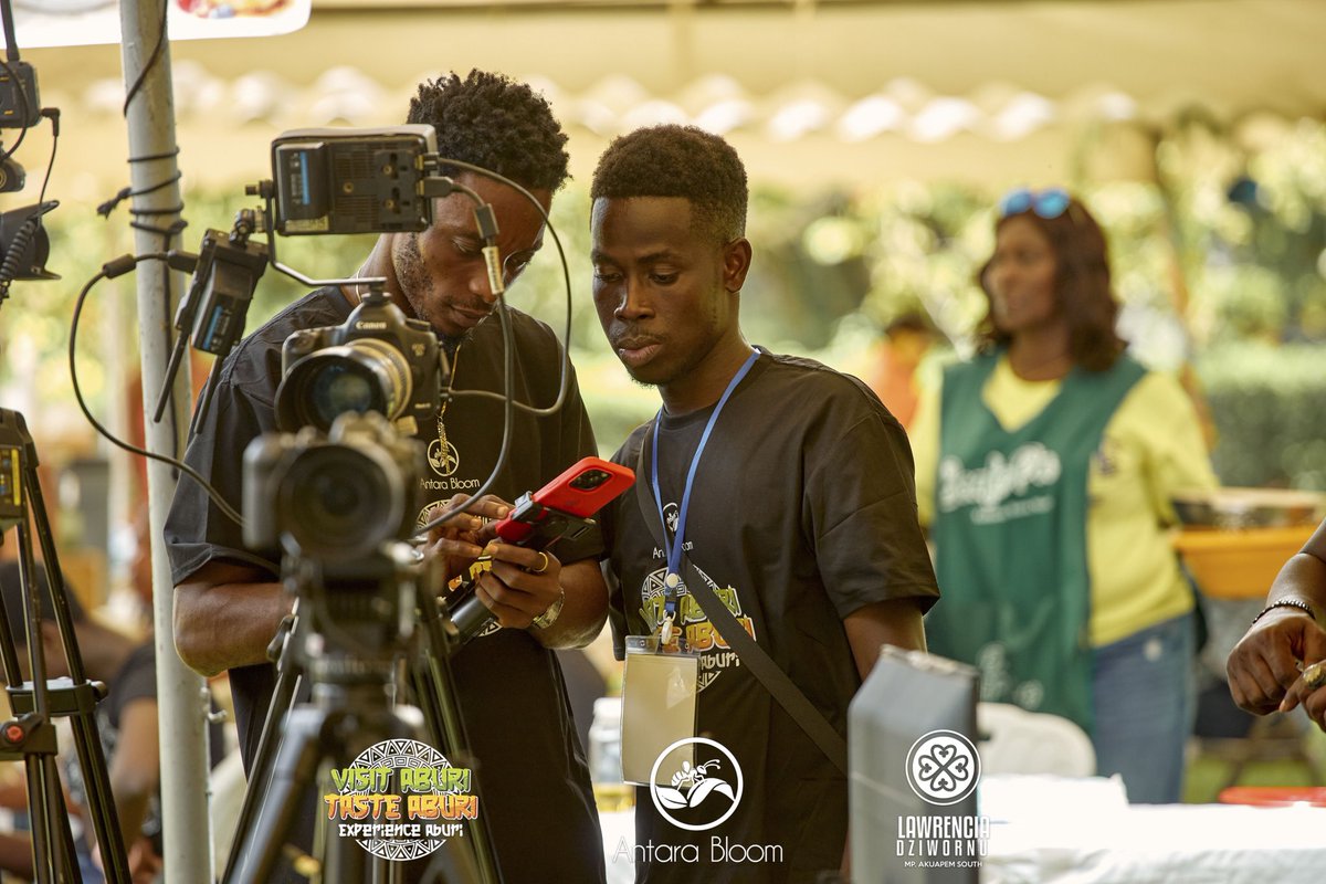 AntaraBloom's tweet photo. Our UNSUNG HEROES BEHIND the scenes 🎥📷

#VisitAkwapem #RideandBloom https://t.co/JHA57ClPN2