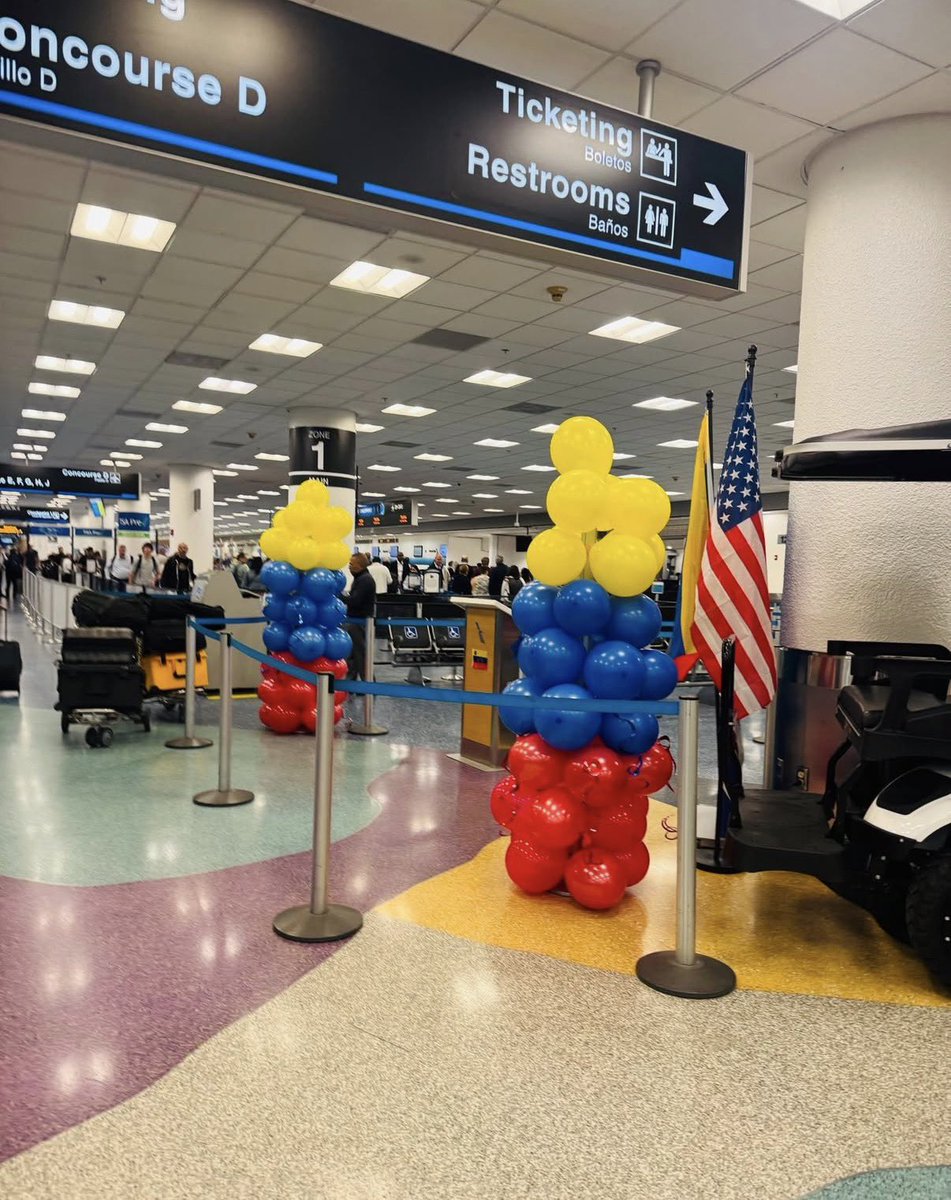 Hugueto's tweet photo. 🇺🇸🇻🇪 Hoy se reanudan los vuelos directos Miami/Caracas/Miami. https://t.co/Ctbci98sYF