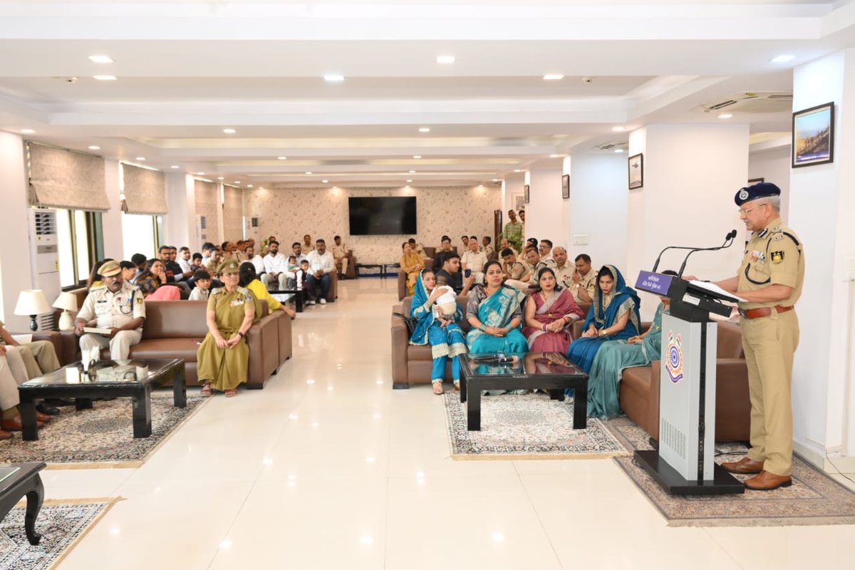 Grand Farewell at CRPF HQ.

S​DG (Adm) #CRPF,  Shri Zaki Ahmad, IPS &amp; all ranks bid a grand farewell to:
Shri Pramod Ranjan Lohani, DC(M) (37 Years)
​Shri Satish Kumar, AC (M) (39 Years)
​Insp(Steno) Santosh Rani Rawat (36 Years)

​Retiring on 30.04.2026, these officers have
