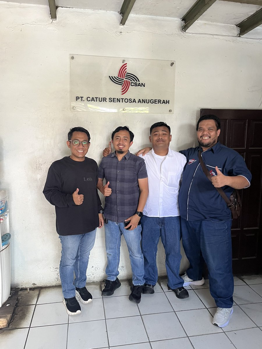 ambon_JS's tweet photo. Yes bersambung lah cerita petualangan di april closing ceria ini.

terimakaasih cerita dan pengalamannya, permainann baru di mulaaaaai🧨📸

#bismillah
#resign
#dododiedie
#cacingcacingnaganaga https://t.co/pe4SU29R5r