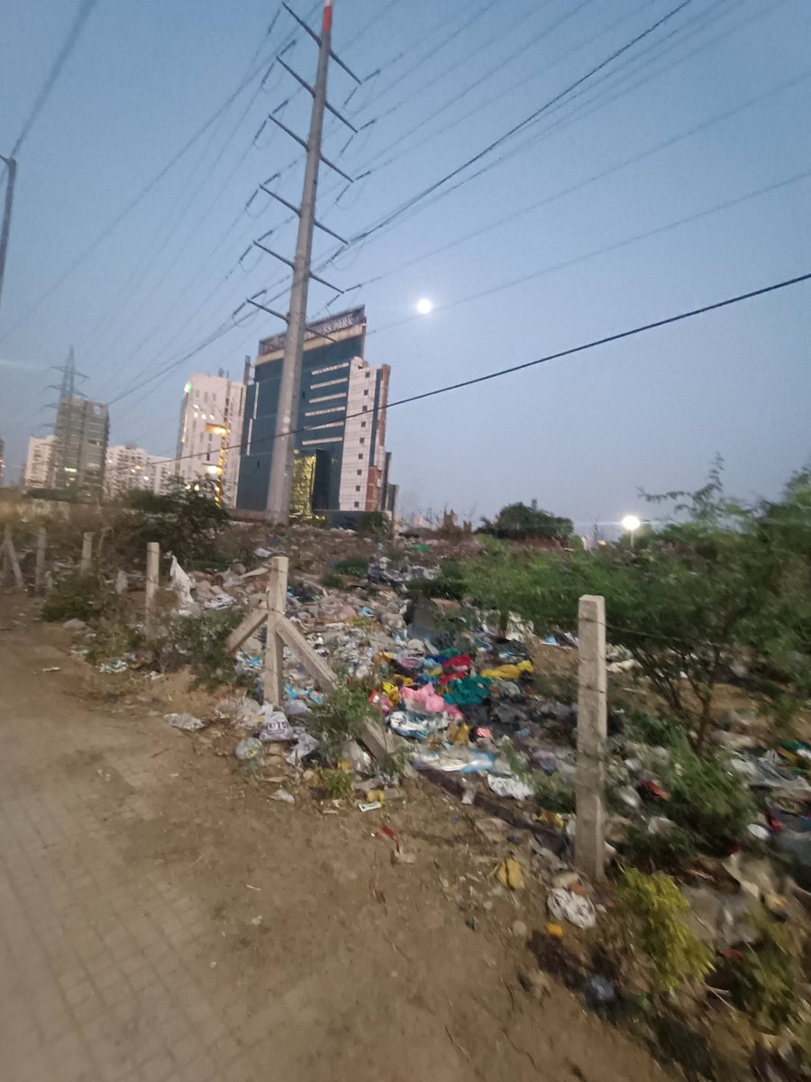 Koi kaam kar lo <a href="/MunCorpGurugram/">MCG</a>
