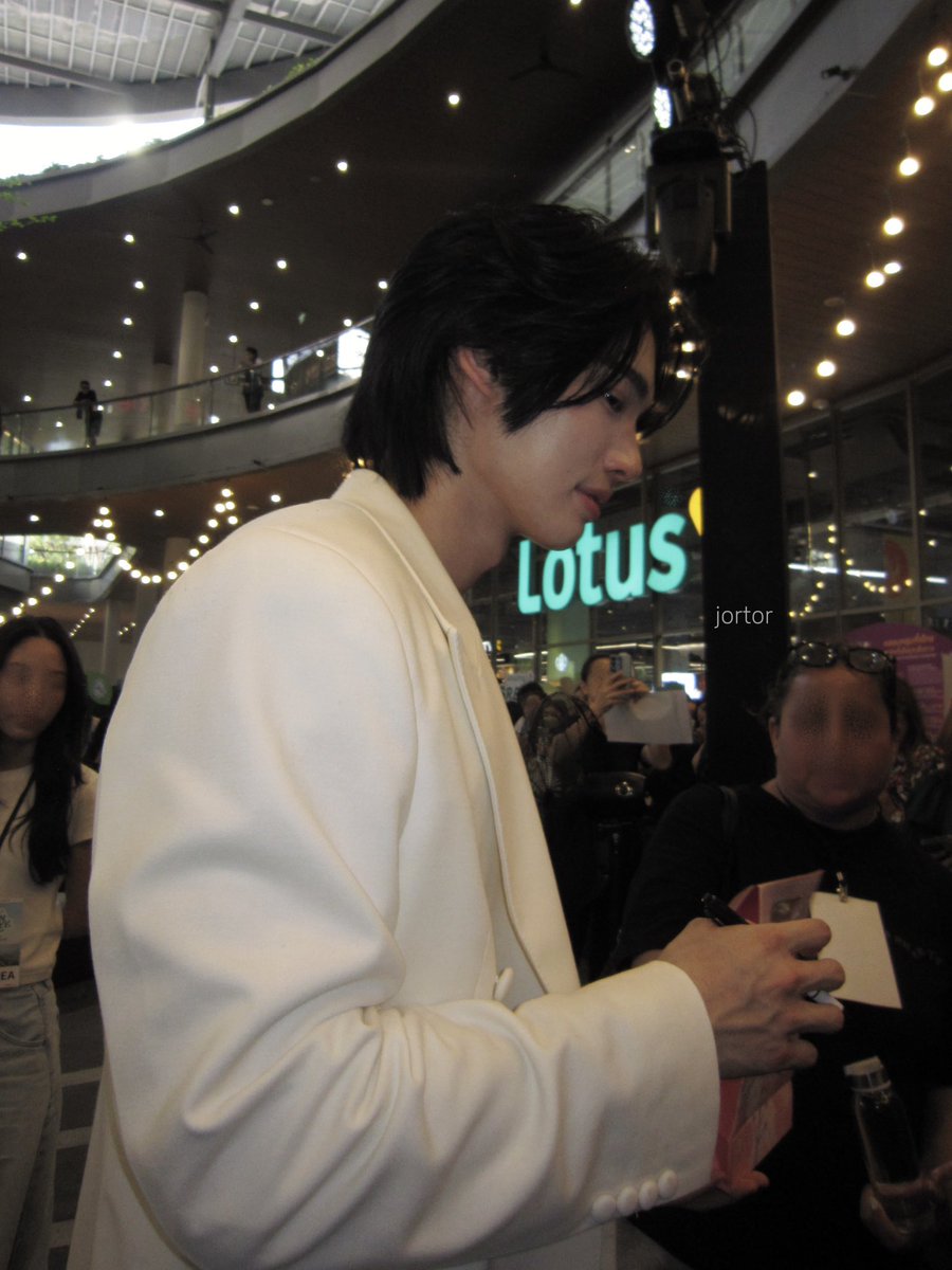 จิต tweet media