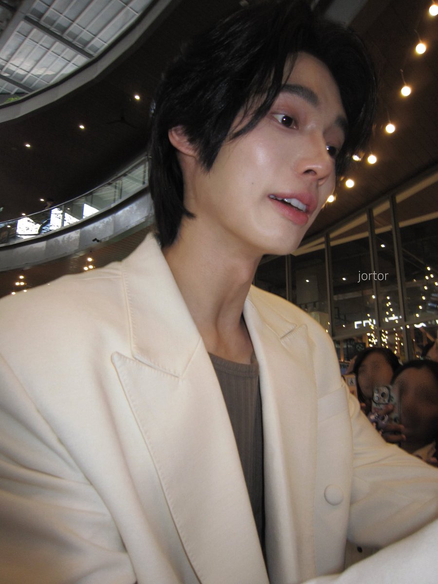 จิต tweet media