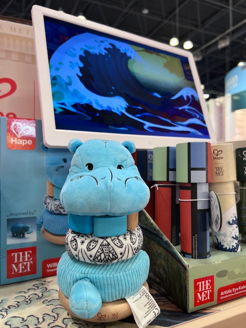 gaynycdad's tweet image. Toy Fair 2026 Top Trend Review - Fine Arts - by George Gensler @chocophilenyc @TheToyAssoc @Hapetoys @Mattel @FaberCastellUSA #toyfairny #fineart #toys #toyfairlife #gifted gaynycdad.com/2026/04/toy-fa… via @gaynycdad