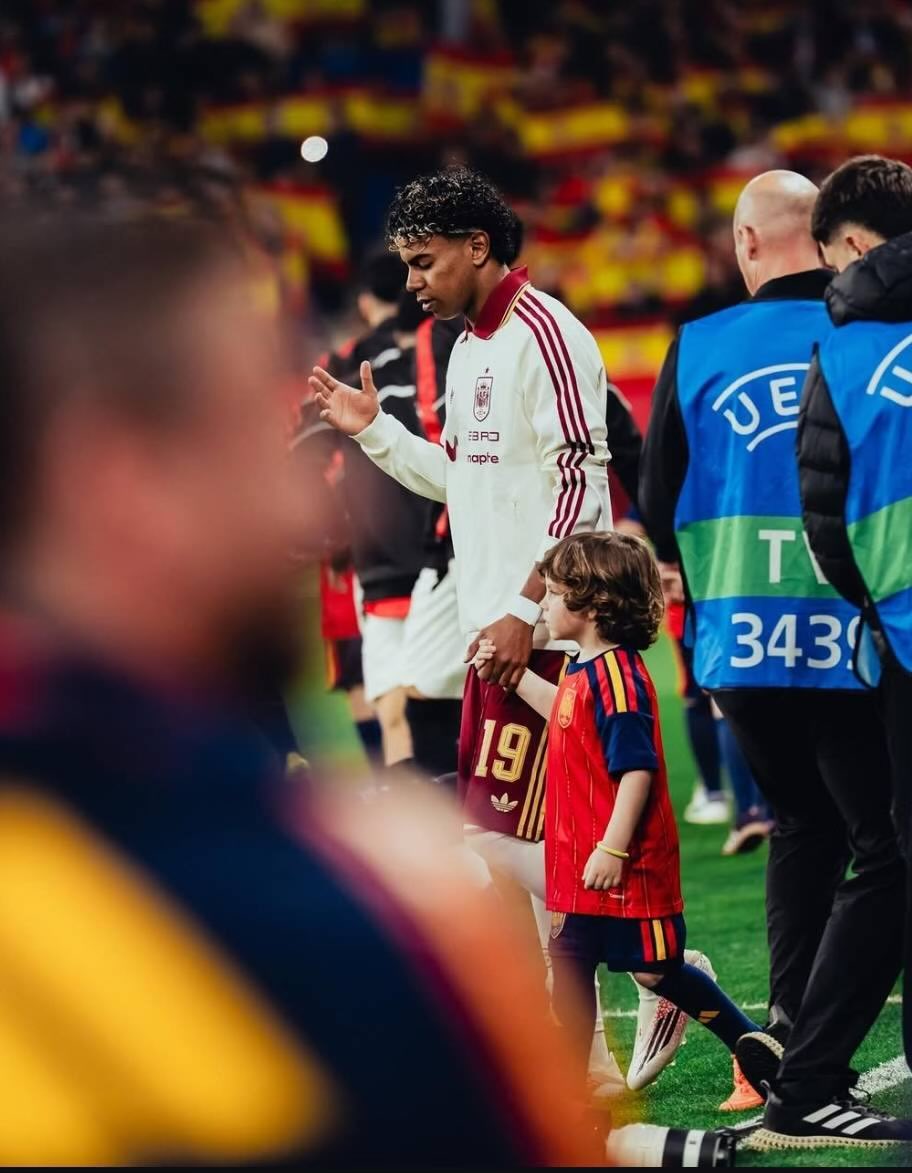 Goat💙❤️ tweet media