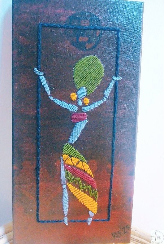 styleyourfabric's tweet photo. Title: Joy (I)   
Size: 40×20cm 
Medium: Mixed media 
Status: Available 

#StyleYourFabric #Embroidery #EmbroideryArt #HandEmbroidery #Handmade #EmbroideryArtist #Art #Tanzania #MadeInTanzania #KaribuTanzania #EastAfrica #Africa #WomenInArt #HandMadeIsBetter #Joy https://t.co/0NY9W4j18U