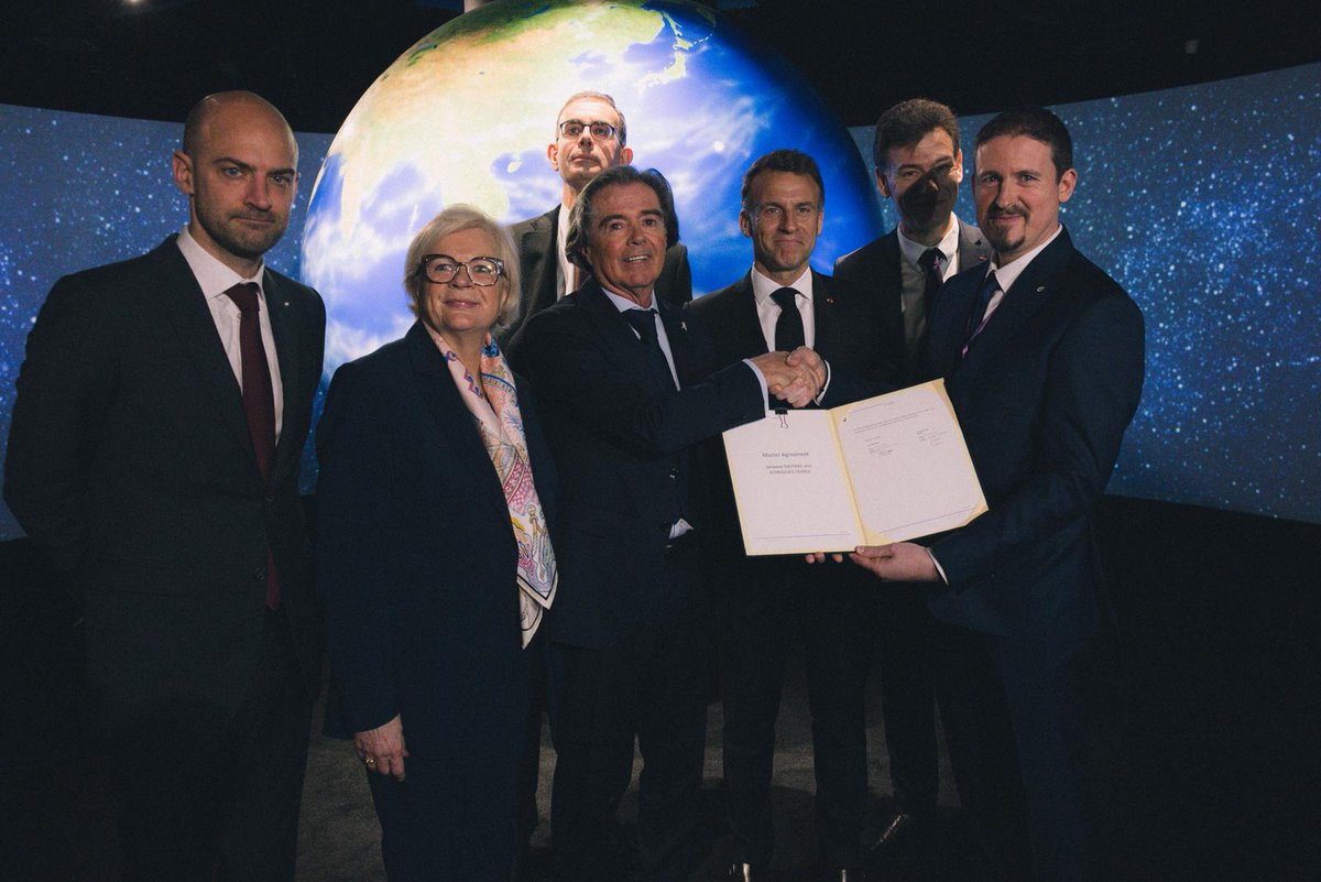 Astroscale_FR's tweet photo. Structurer l’infrastructure orbitale, c’est d’abord structurer des partenariats.

Morgane Lecas explique pourquoi les alliances stratégiques façonnent l'avenir des opérations spatiales en Europe 🔗 https://t.co/z3oCTDdCMp https://t.co/36Bt4GZ8Fw