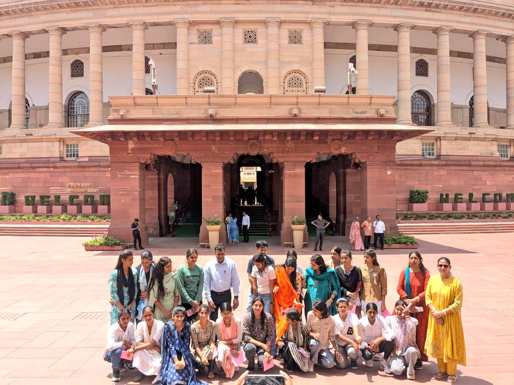 LokSabha_PRIDE's tweet image. Highlights from the study visit to the Parliament of India 🇮🇳 organised by @LokSabha_PRIDE for the students and faculty members of Govt. College Dubaldhan, Jhajjar, Haryana.

#Studyvisit #PH #LokSabhaSectt #Students #PRIDE #SamvidhanSadan @loksabhaspeaker @LokSabhaSectt