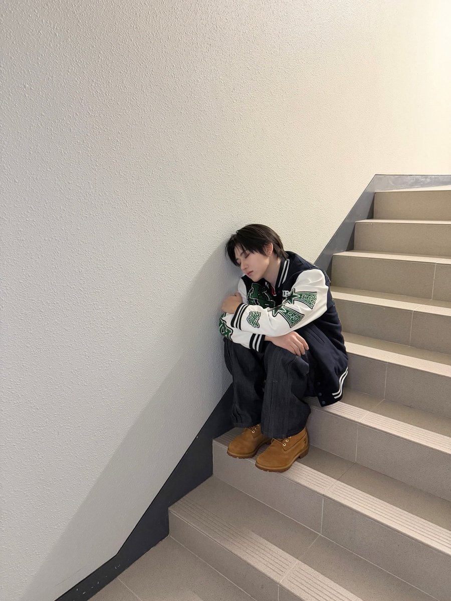 로피 tweet media