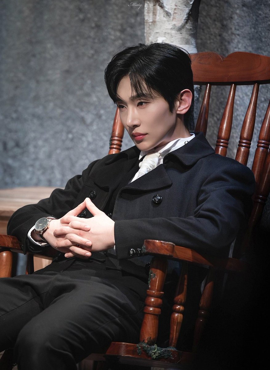 misty_pic's tweet photo. 260429 연극 헤르츠클란
싱클레어 #정재환 배우님

고리타분한 얘기 https://t.co/DMbk3LaqUl
