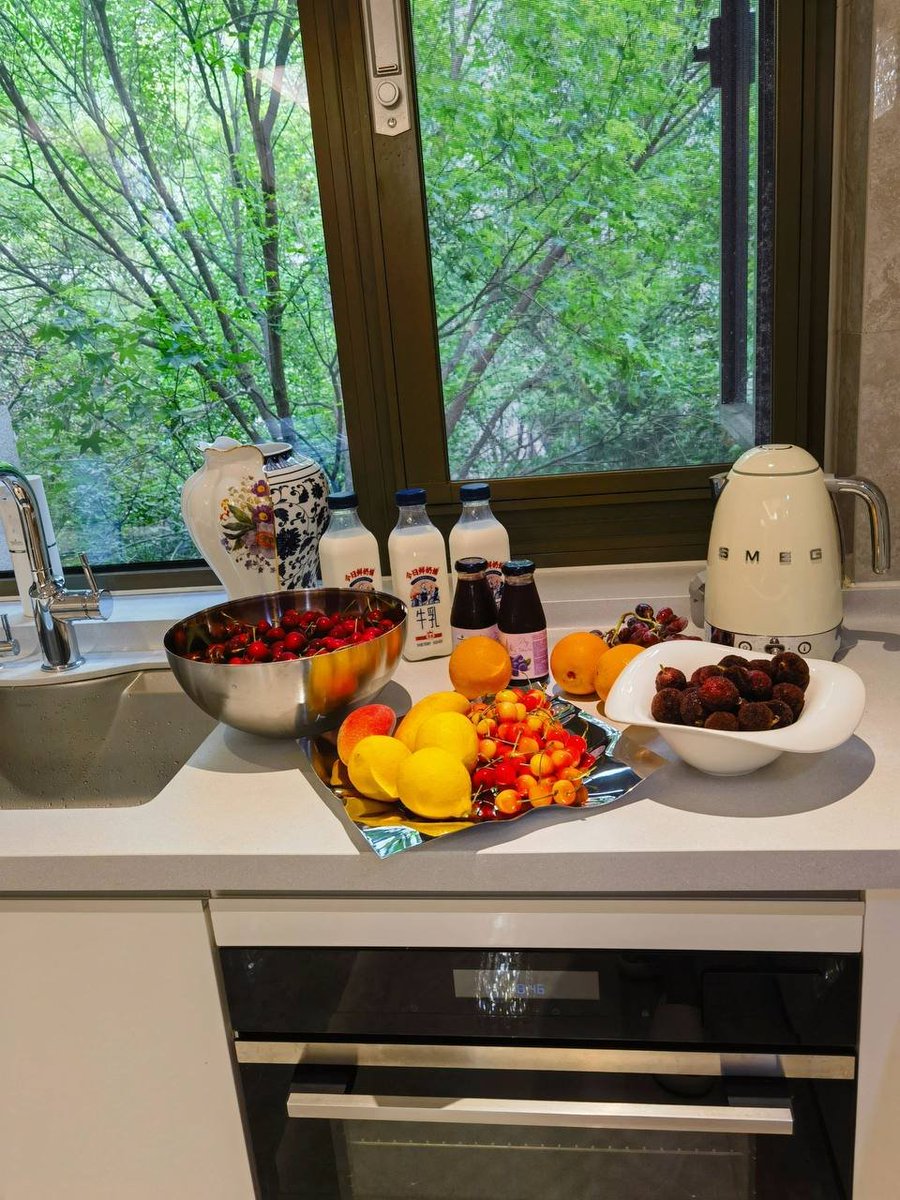 center_40kj's tweet image. Fresh picks and kitchen vibes 🍒🍋✨ simple, sweet, and in season 🍓🍊
#freshfruits #fruits