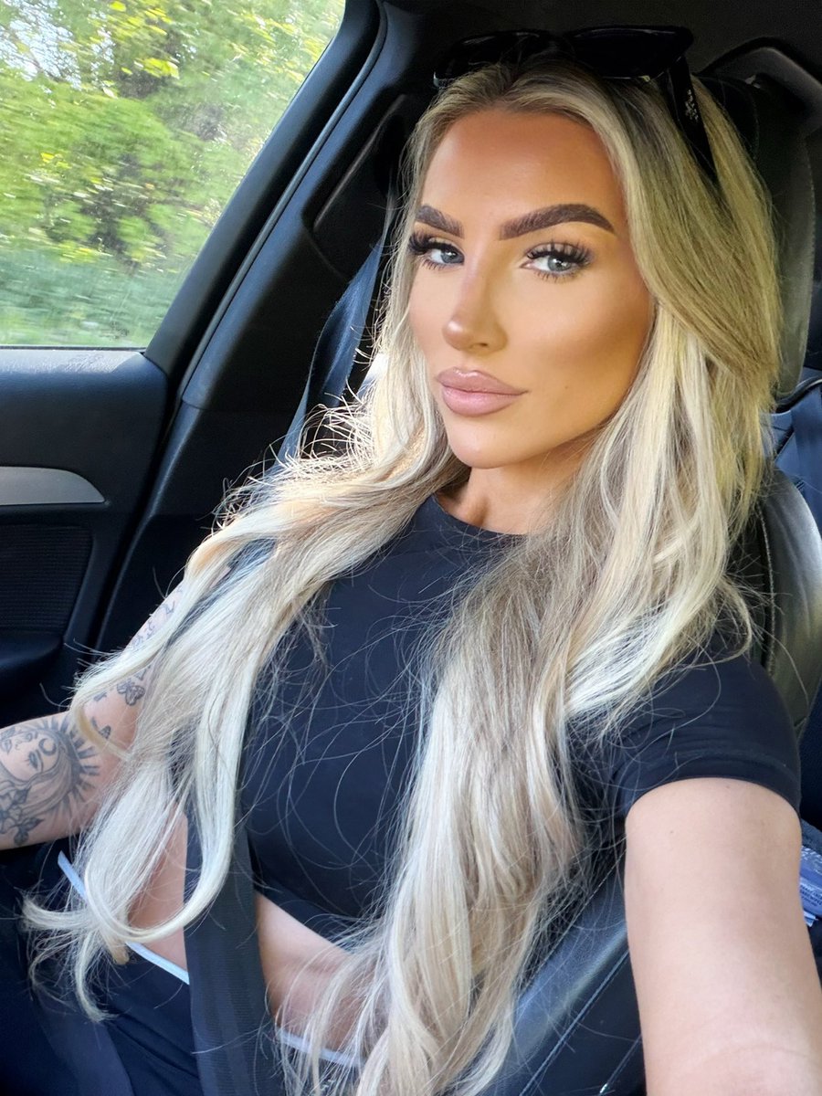 Goddess Emiliaa tweet media