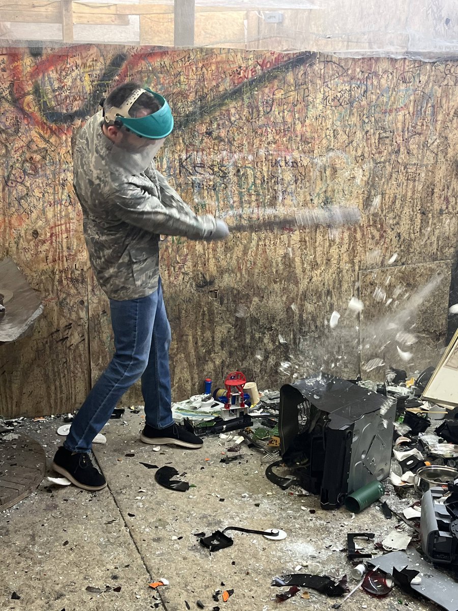 My_SSP's tweet image. Last week, members of our IT, Accounting, and HR teams got out of the office for a team outing at OutRage Rage Room.

A great chance to blow off some steam and spend time together. The photos say it all.

#myssp #ManufacturingExcellence #MadeInUSA #AmericanManufacturing