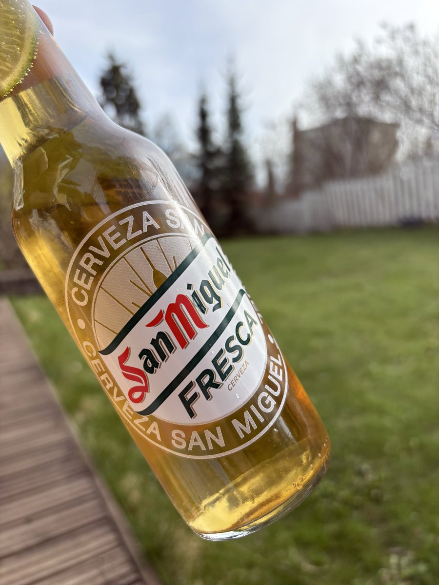 SvdHijden's tweet image. Cheers to Silver and freshly cut green grass! 

#silversqueeze