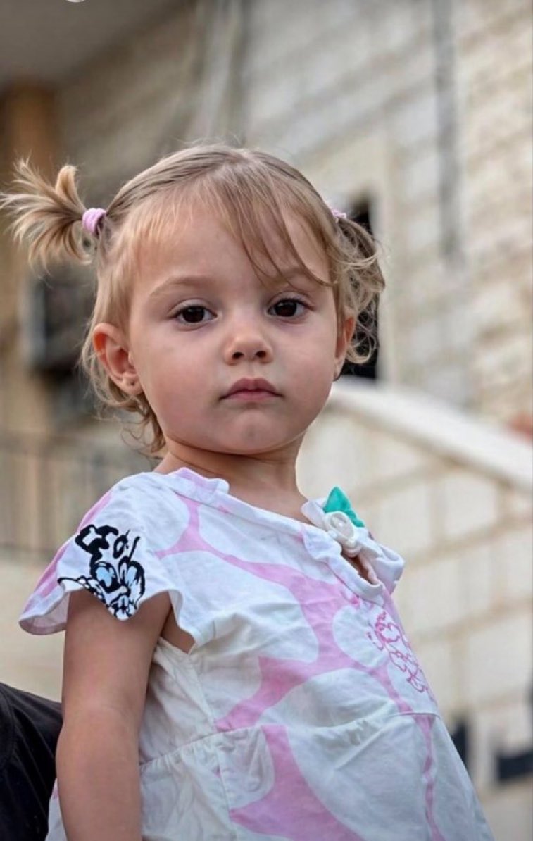 Zainab🇱🇧 tweet media