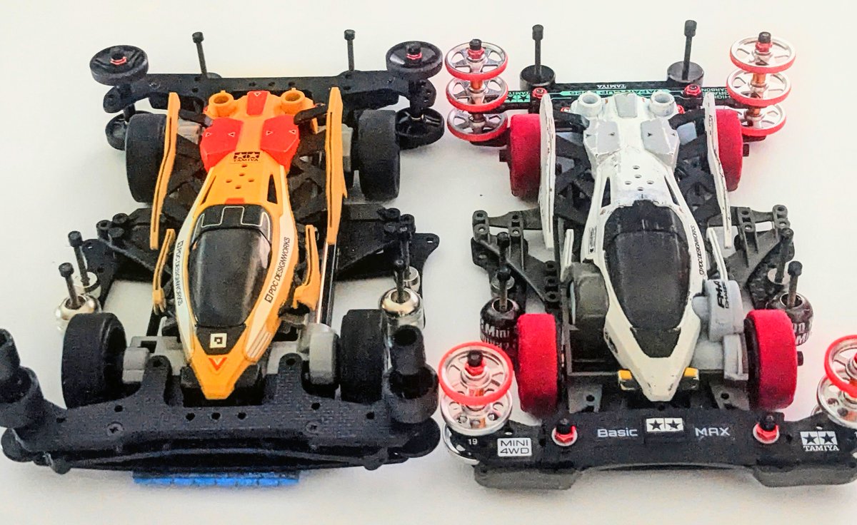 sugiya_t's tweet photo. #HDBASE 3周年記念レース✨
#GTアドバンス ※ボディ自由ver
#nexstage
に参加してきました💪
が、どちらも結果でず😇
GTAは速度負け。タイヤを大きくしないと厳しくなってきました💦
nexstageは、キャップスクリューが微妙に曲がってる事に気付かずCO(情けない😇)
まだまだ修行あるのみ!💪 https://t.co/amvL7MLUF7