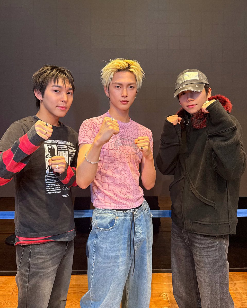 𝚇𝒶𝒾𝒾_ ✧*:⋆ ｡･:★ tweet media