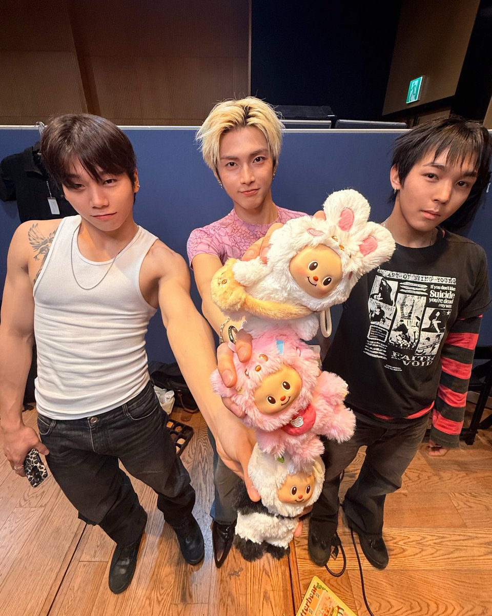 𝚇𝒶𝒾𝒾_ ✧*:⋆ ｡･:★ tweet media