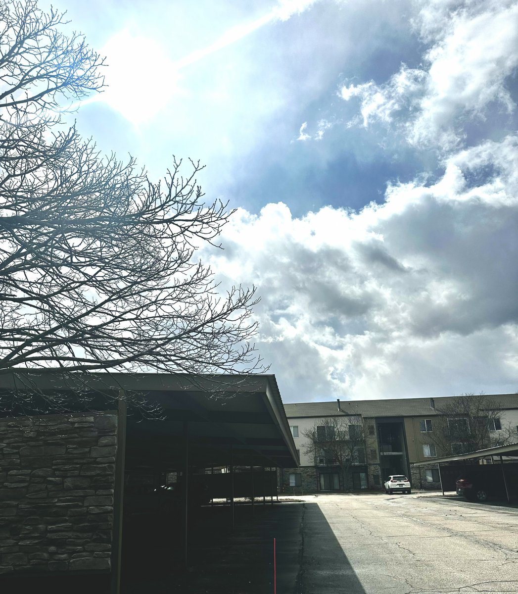 EmersonAnnArbor's tweet image. Your car deserves a home, too! 🏎️💨 Enjoy the peace of mind that comes with complimentary parking at The Emerson. Come tour today and see what else we have to offer! 📍

theemersonofannarbor.com

#AnnArbor #FreeParking #A2 #PureMichigan