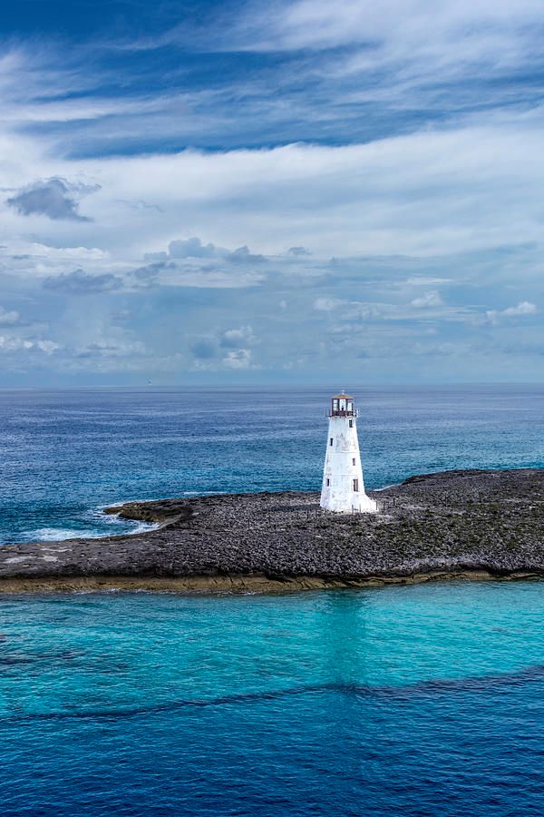 DebraMartz's tweet image. This is the oldest of the lighthouses in the Bahamas, built in 1817. It is built of brick and stands 68 ft tall.  
debramartz.com/featured/nassa…
@debramartz #lighthouse #bahamas #Nassau #sea #gulf #coastal #giftideas #travel #photography