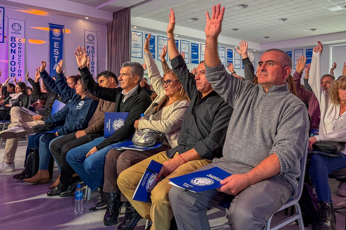 UTEDYCNacional's tweet photo. #59CGOD | A 80 años de la fundación de UTEDYC, las y los congresales deciden nombrar a este Congreso bajo un lema que sintetiza la identidad y la historia compartida: “80 años de historia, compromiso y solidaridad”. https://t.co/XVRTaMm1Z1