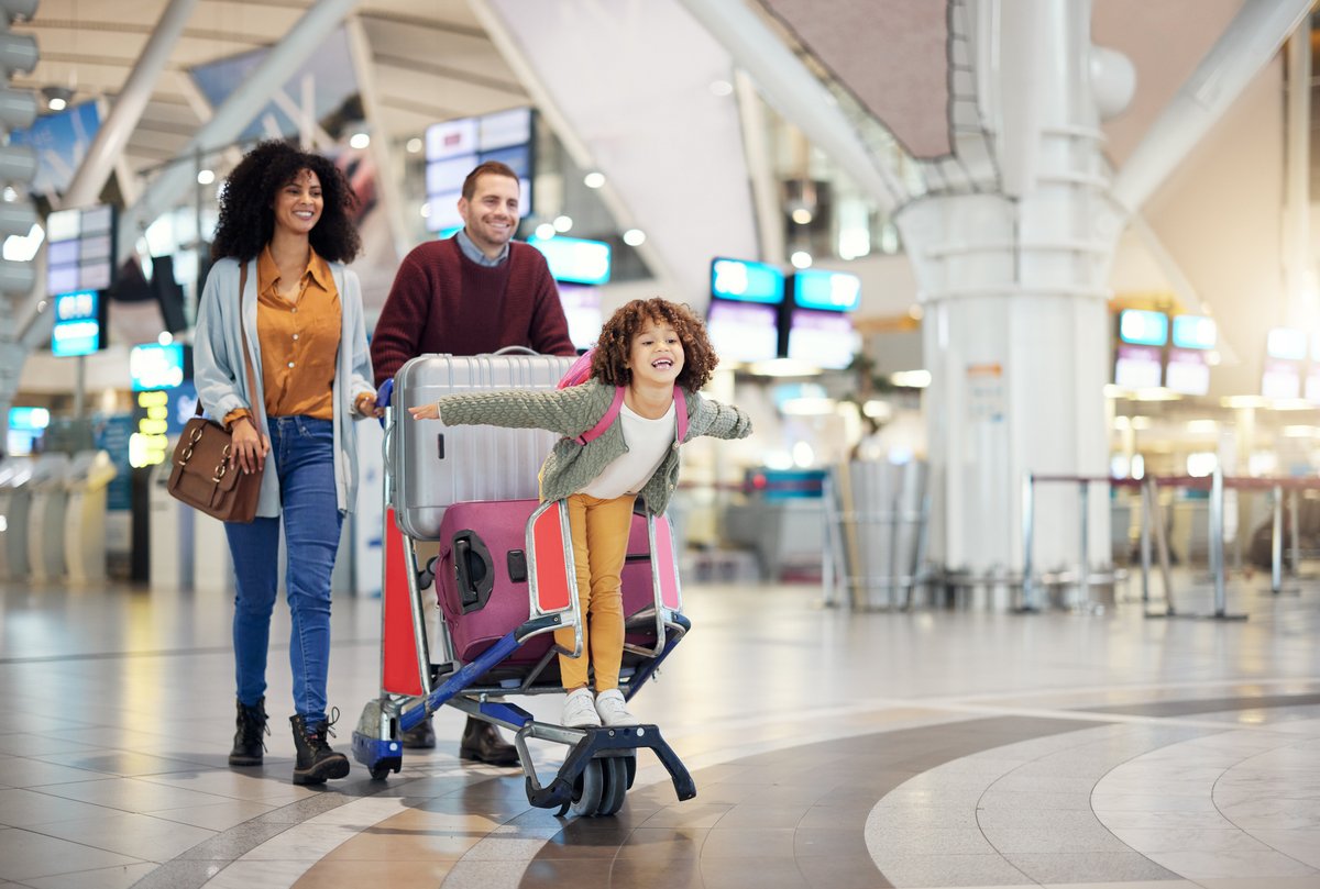 GECPRUK's tweet photo. New research from #airportparking specialist @APHParking has revealed a clear shift in how Brits are travelling this year, with more holidaymakers swapping weekend departures for midweek escapes. Visit https://t.co/vyo7zmFtqE more info on the key findings from #APH. #TravelTrends https://t.co/AsnoiIMv1r
