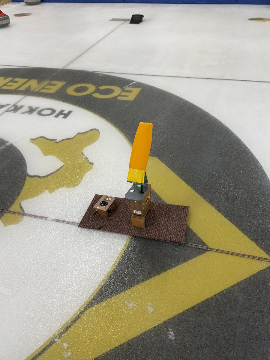 チーム練習🥌
レーザーを使ってライン出し

オフシーズンは調整期間。
基礎を見直しながら、一投一投の精度を高めています。🙋‍♀️🙋‍♀️
#カーリング #curling