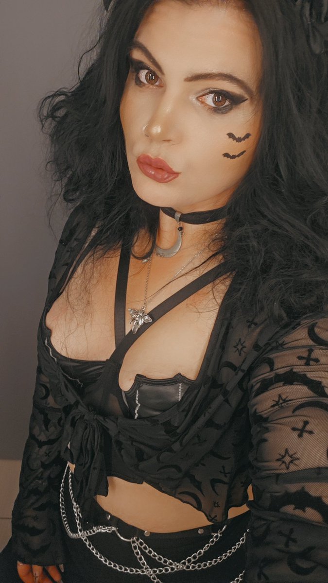 Kizzy 🦇 tweet media