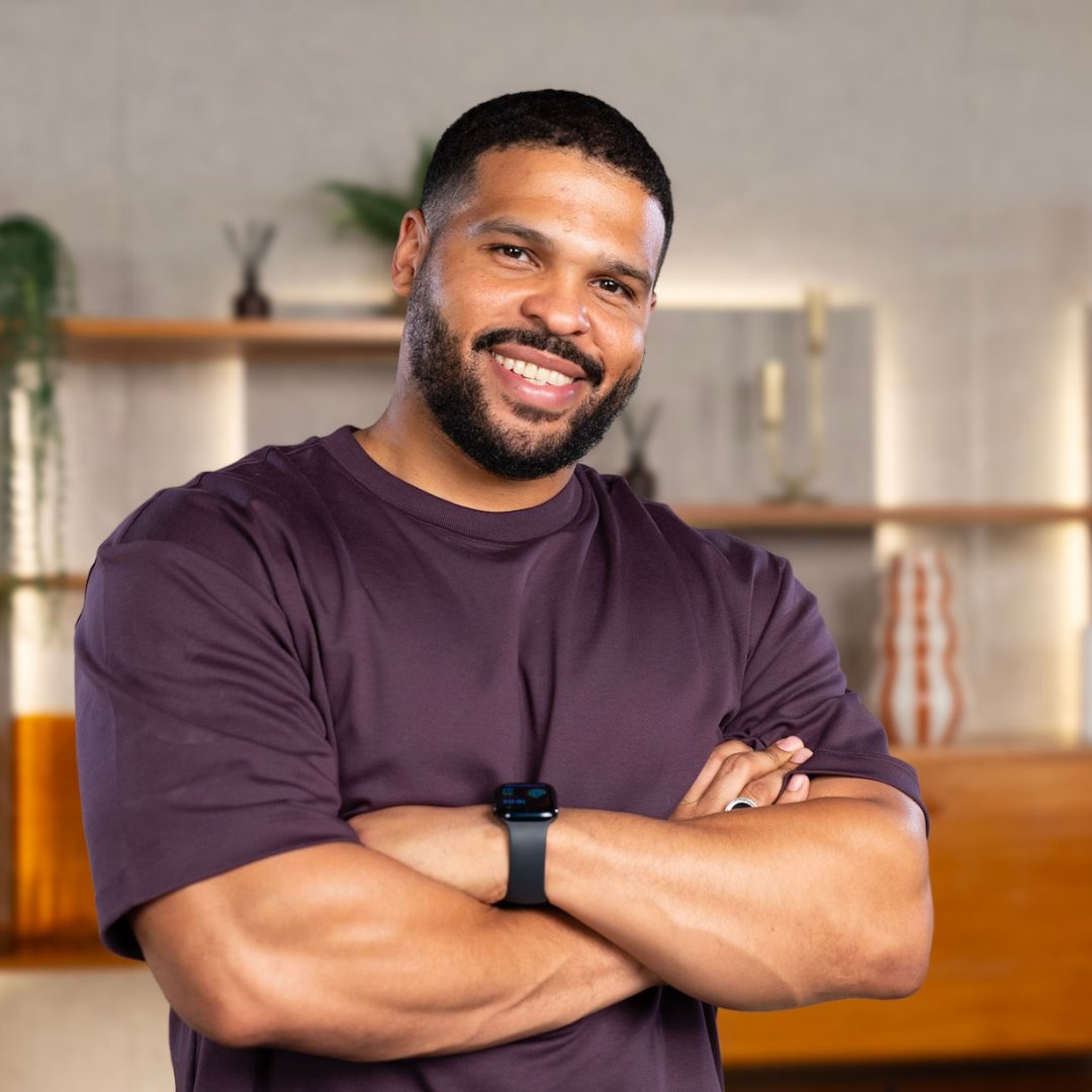 DementiaUK's tweet image. "After losing my dad to vascular #dementia, I wanted to share stories from other families who are facing dementia." 💬

Thank you to @KolaBokinni for presenting season three of our podcast, 'My life with dementia'. 🎙️

You can listen to Kola on our #podcast now: