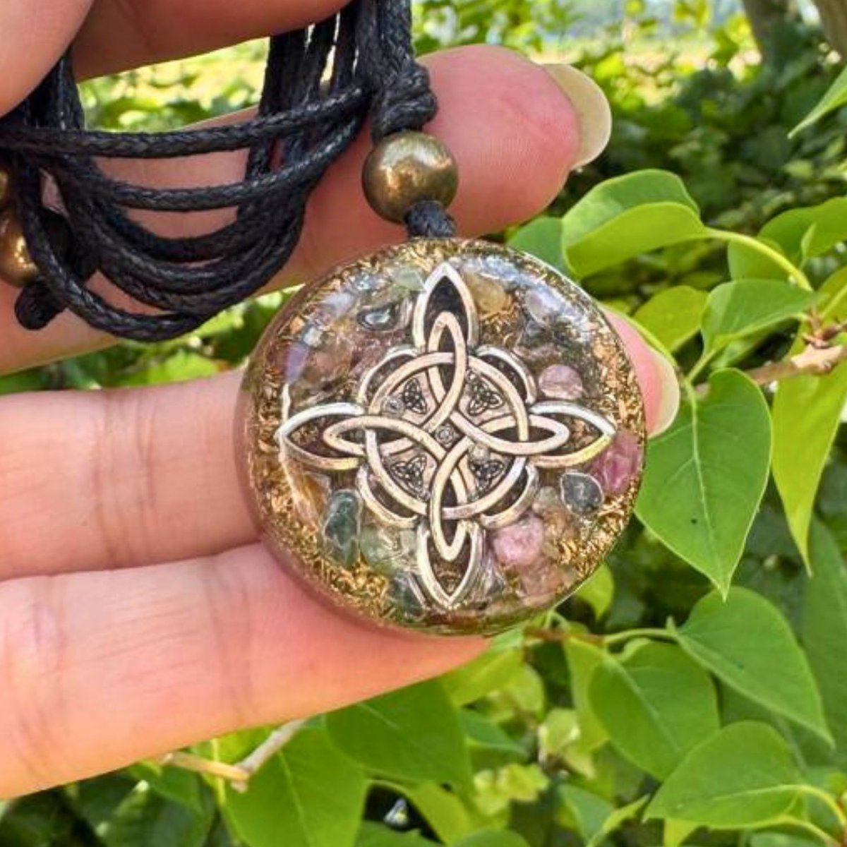 Arteorgones's tweet image. Orgone Pendant Black Tourmaline, Celtic Triquetra #Necklace, #Wicca Viking Protection Amulet, Handmade Orgonite Energy Healing Jewelry for Women 3 cm Arte Orgones a.co/d/0cCQF3H6 #Amazon a través de @Amazon