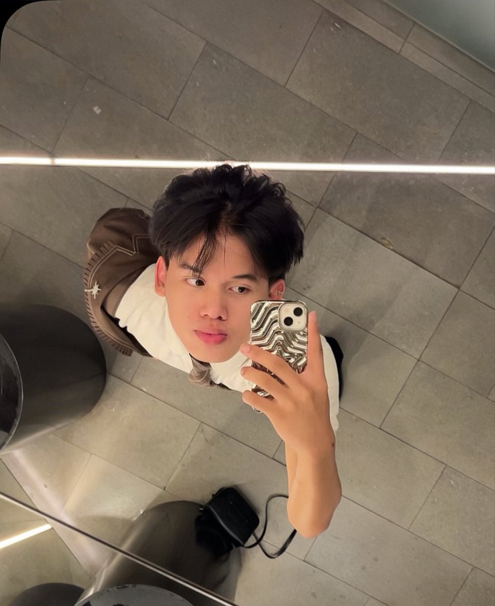 rey ꕤ tweet media