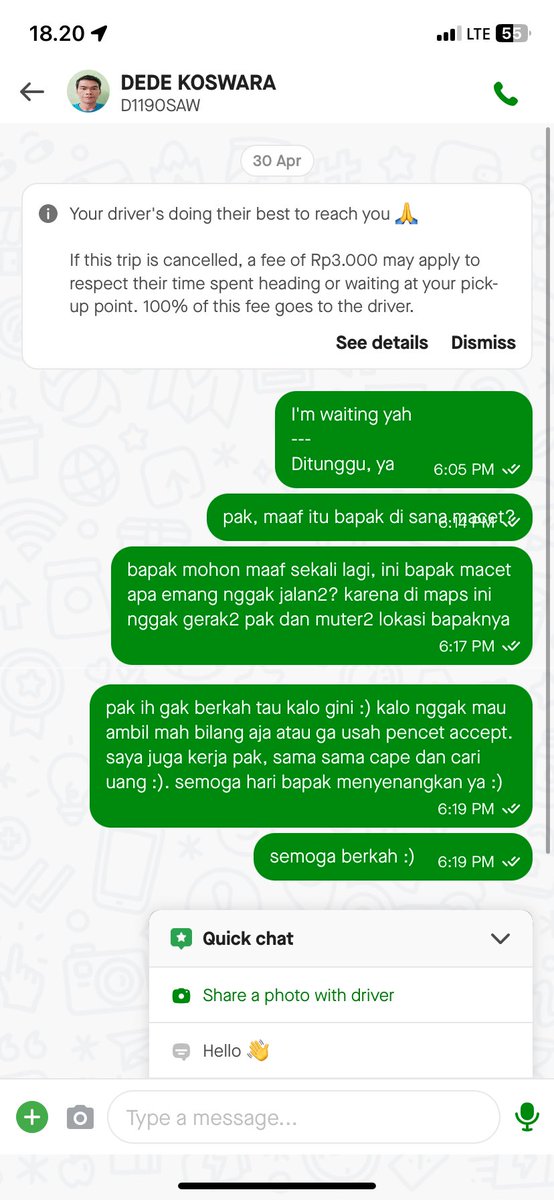 nyamigoops's tweet photo. mau laporin driver @gojekindonesia yang ternyata diem aja muter2 di lokasinya dia. di chat ga jawab, di telp jg ga jawab. jujur maaf, saya jg lg cape😭 abis pulang kerja, hujan, blm makan, trs susah dpt driver dan sekalinya dapet gini… bapaknya lg bad day ya?😫 https://t.co/k7kWckmKDR