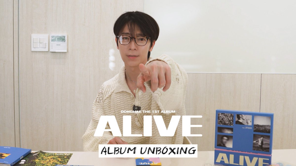 gensuihae's tweet image. DONGHAE WON STAGE M PICK AND THEN I SEE THERE'S AVLOG AND ALBUM UNBOXING .. HE GOT HIS HAIR DOWN W GLASSESSSS 🥺🥺🥺🥹🥹🥹🥹 #ALL I EVER NEEDED