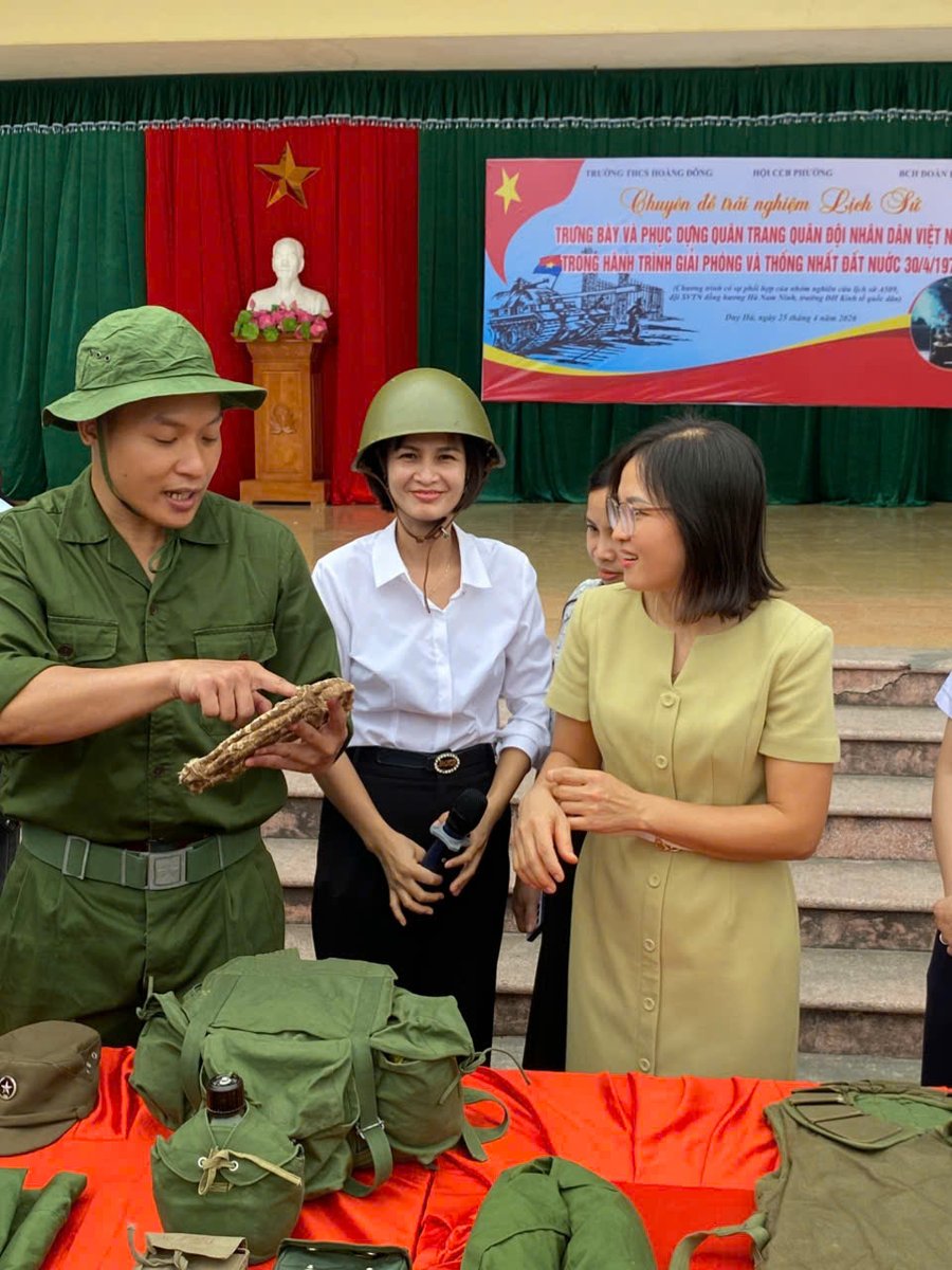 A509VN's tweet photo. Students and teachers having fun! https://t.co/ZsOAGKXZst