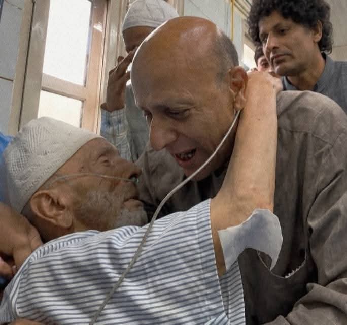 SMAltafBukhari's tweet photo. I am moved by the visuals of sitting Member of Parliament Engineer Rashid embracing his ailing father on a hospital bed.

May Almighty Allah grant a speedy recovery to Khazir Mohammad Sheikh Sahib and give his loved ones the strength and patience to endure this difficult time.

On humanitarian grounds, the GoI should allow him to be on his father’s bedside when he is needed the most.

I once again urge the Central Govt to consider his  parole so that he can be with his father and other family members in this difficult time.