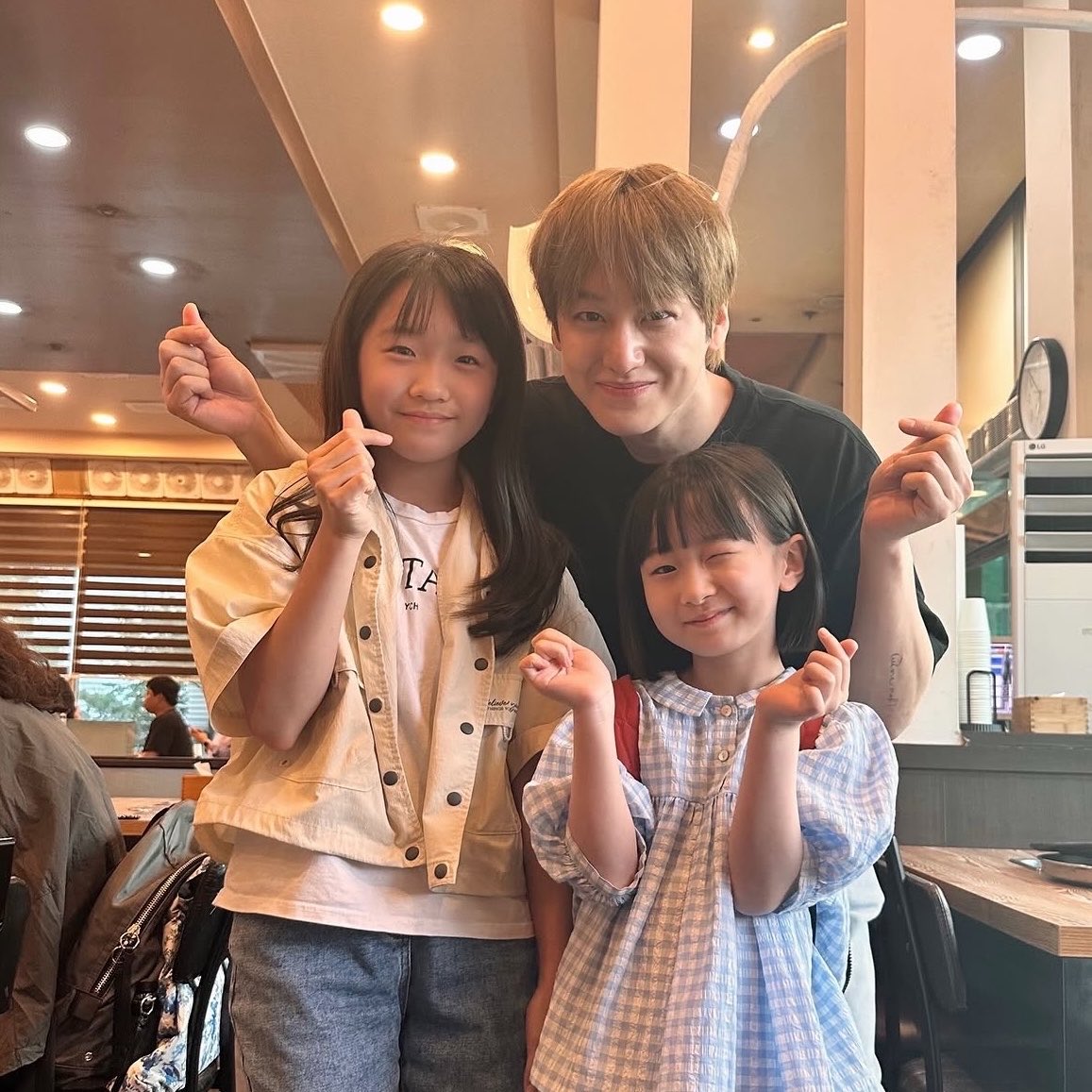 Be1ovum's tweet photo. 왜케 착순미남 ~ㅜㅜ .ᐟ .ᐟ  
팔에 타투도 잘 보여서 최종붕괴 https://t.co/XQAjZFR1oO