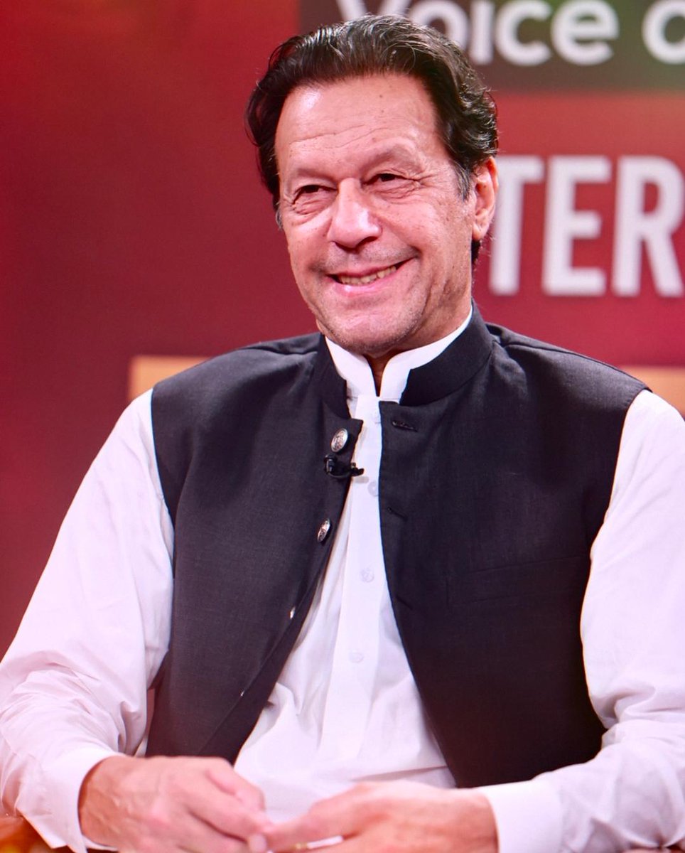 Democracy666's tweet image. Imran Khan  is a diamond that shines brighter the more it is cut.
Bravery starts from Imran Khan and ends here.
He has always lived in dignified manners and would never compromise on self respect and freedom.
🤲✌🏼
#Release Imran Khan 
@noreen_khanum
@Aleema_KhanPK
@UKPTIOfficial