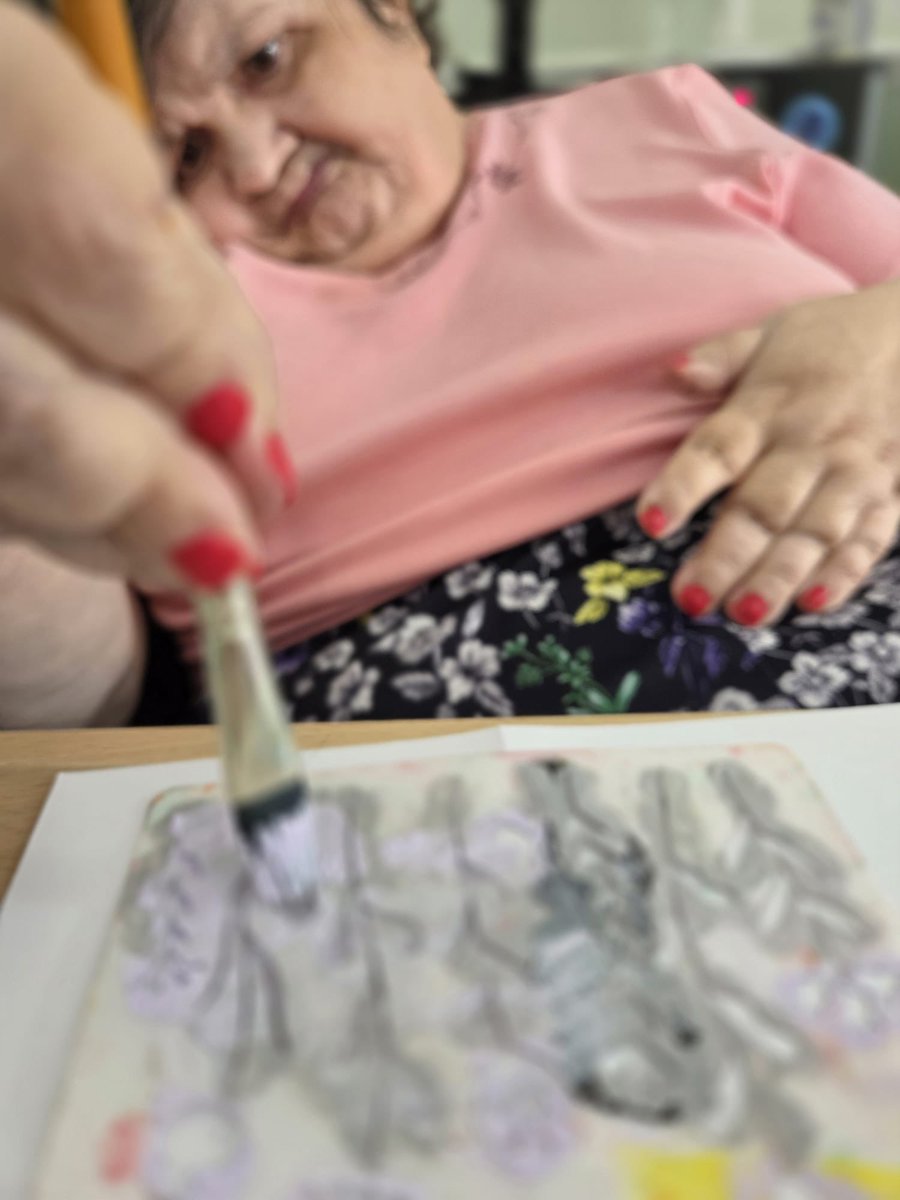 Bristolcarehome's tweet image. 🎨 Creative Days at Field House! 🌸

We’ve had a couple of wonderfully crafty days here at Field House!

On Tuesday, we got creative painting clay pots and experimenting with some ‘invisible’ paint! 🌼✨

#FieldHouseFun #CreativeDays #ArtsAndCrafts #SpringVibes