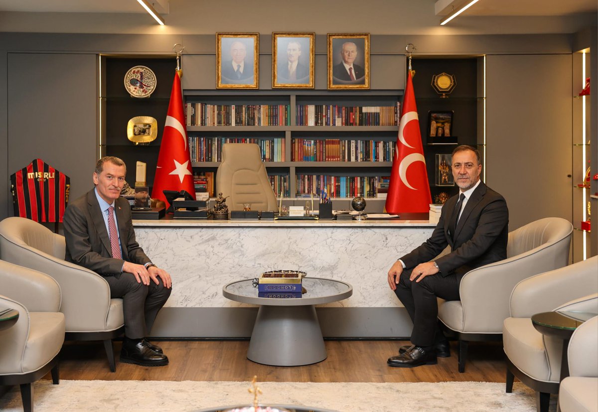 Zeytinburnu Belediye Başkanı Sayın Ömer Arısoy, İl Başkanımız Sayın <a href="/BBvolkanyilmaz/">Volkan Yılmaz</a>  a ve yönetimine hayırlı olsun ziyaretinde bulunmuştur. Kendisine teşekkür eder, Zeytinburnu İlçemizde yapacağı çalışmalarda başarılar dileriz.