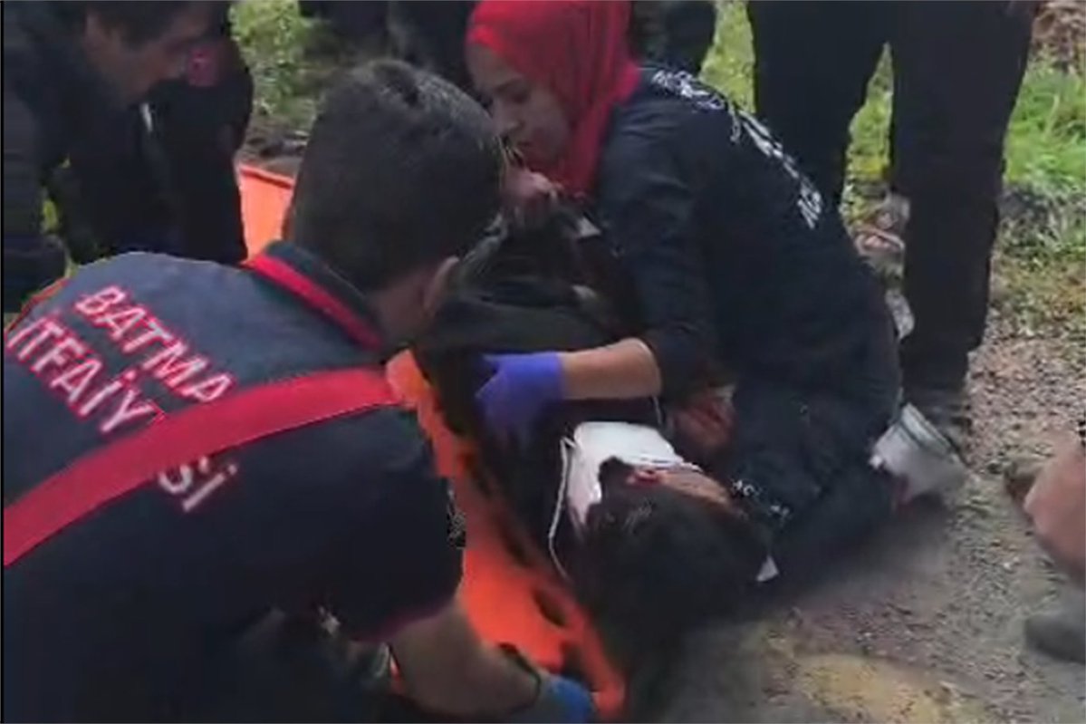 MFatihAkgul72's tweet image. #Batman'da araç altında kalan motosiklet sürücüsü kurtarıldı

ilkha.com/guncel/batmand…